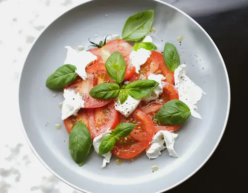 Caprese s byvolou mozzarellou